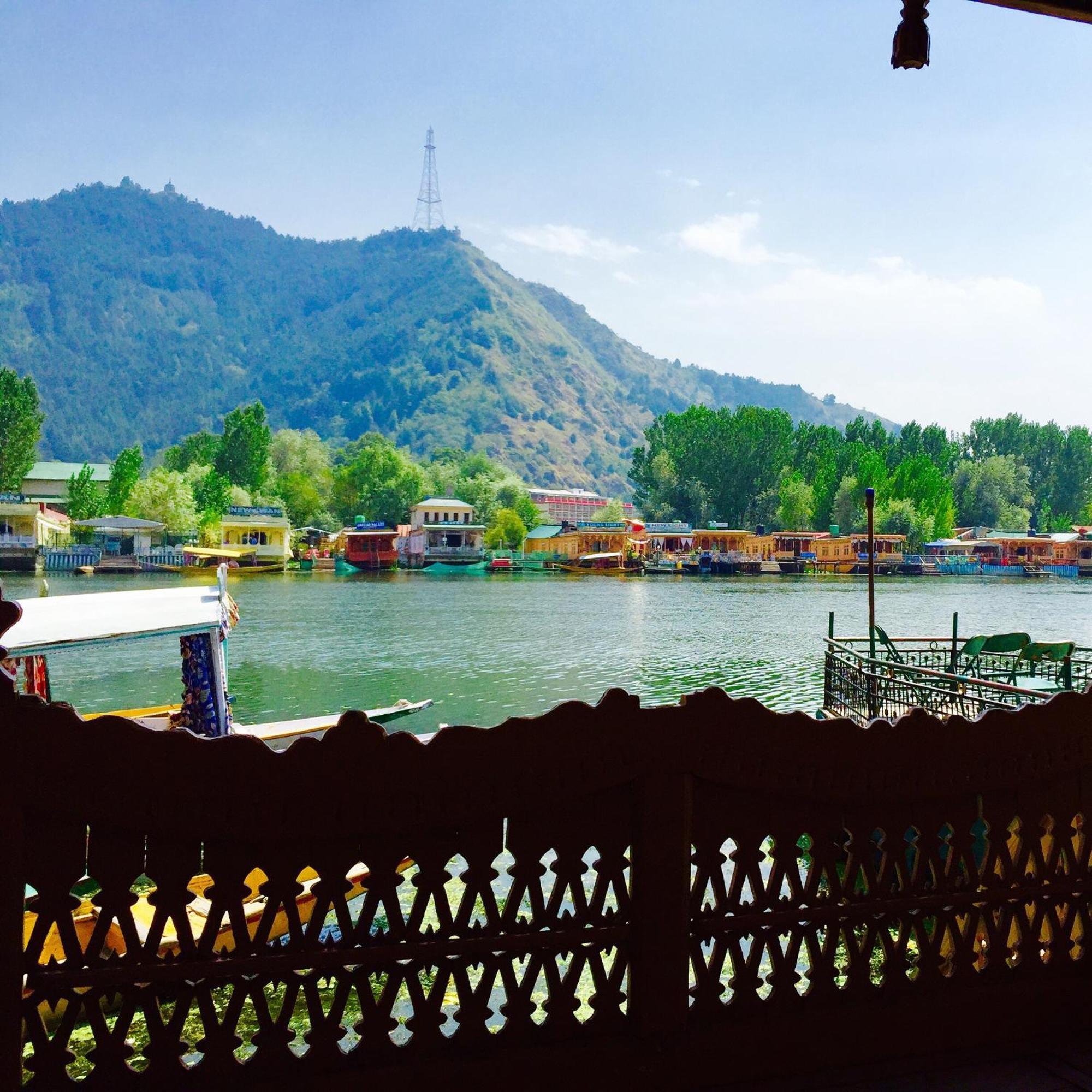 New Sea Palace Houseboats Srīnagar Esterno foto