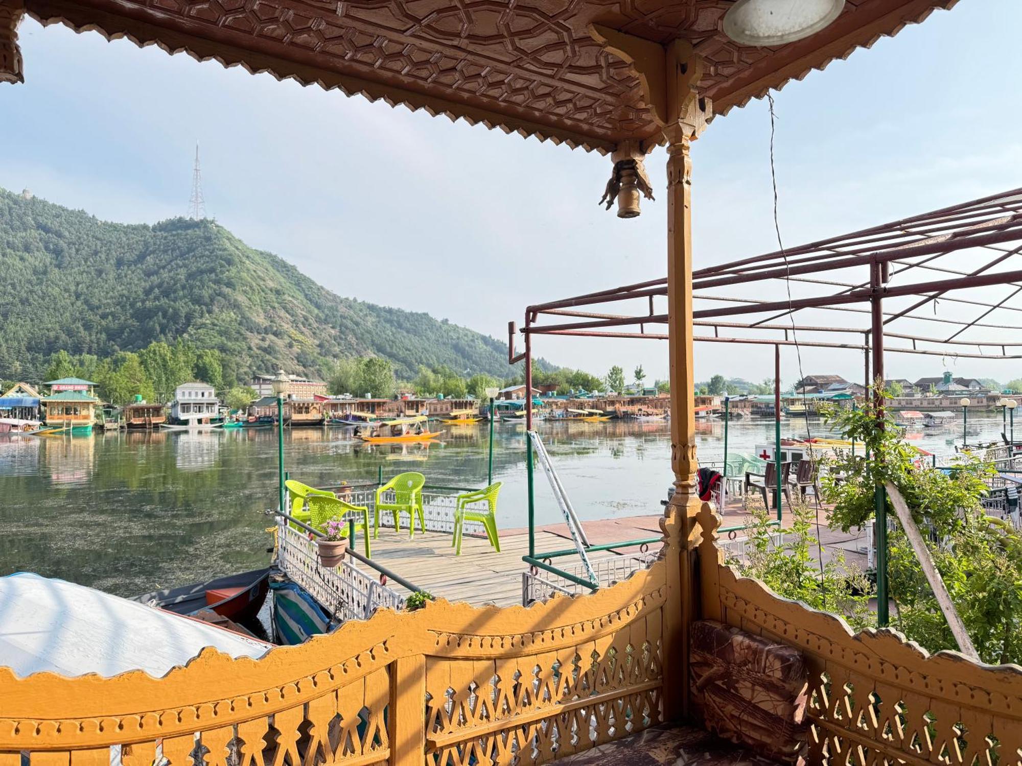 New Sea Palace Houseboats Srīnagar Esterno foto