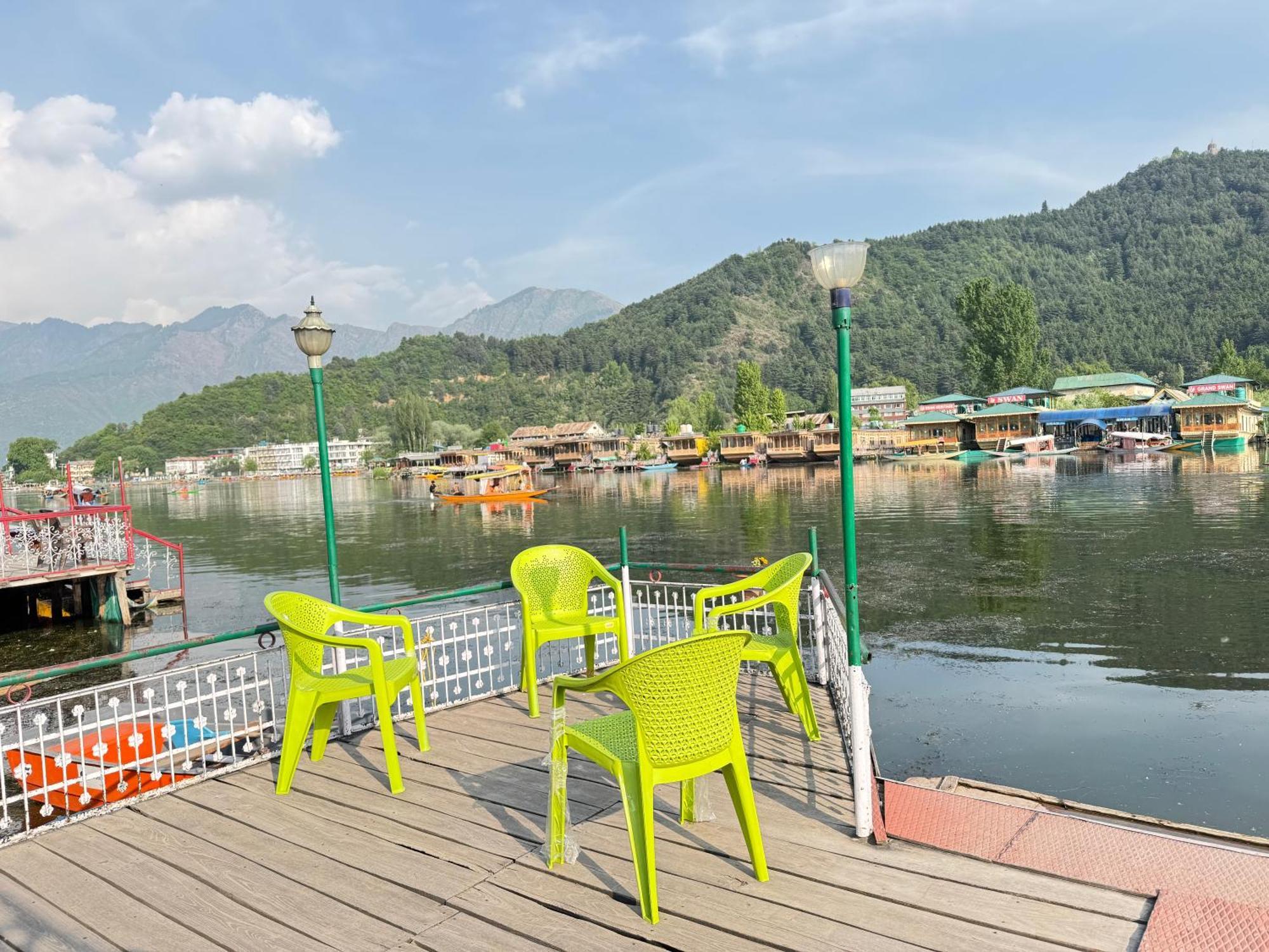 New Sea Palace Houseboats Srīnagar Esterno foto