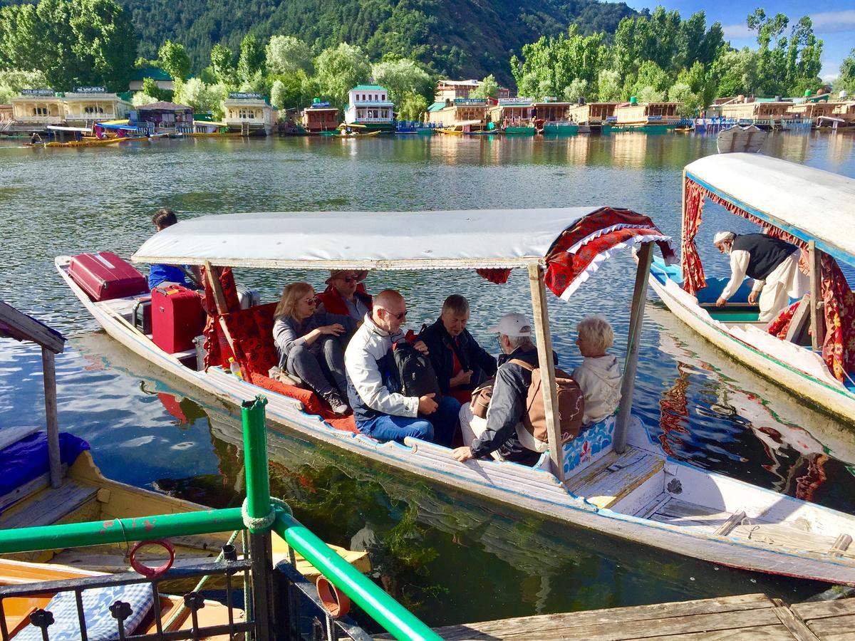 New Sea Palace Houseboats Srīnagar Esterno foto